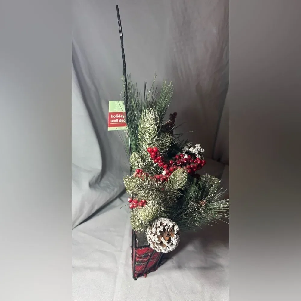 🎄❤️🎄 New! Christmas Floral Arrangement Ready to Hang Holiday Home Decor NWT